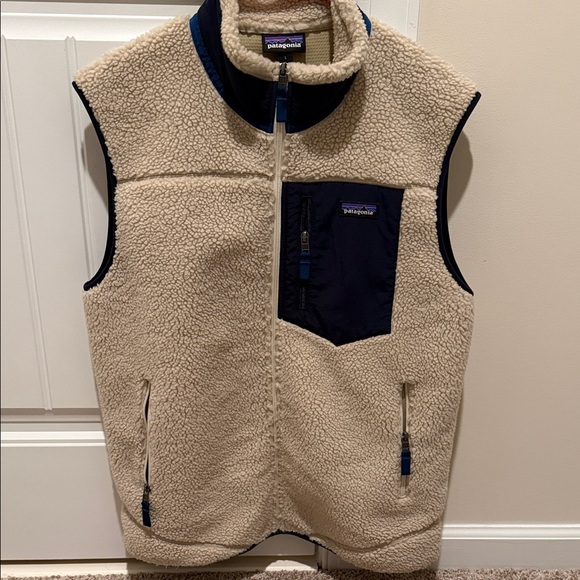 Patagonia Other - Patagonia Beige and Navy Sherpa Vest